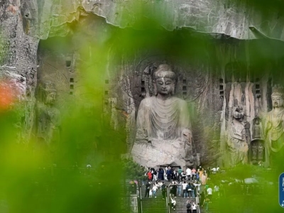 龙门石窟：千年石刻艺术引游客